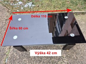 Zachovalý konferenční - obývákový stolek se skl. deskou - 2