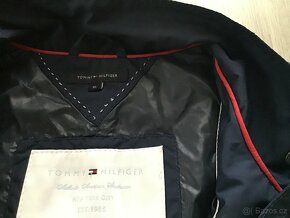 Sportovní lehká bunda Tommy Hilfiger - 2