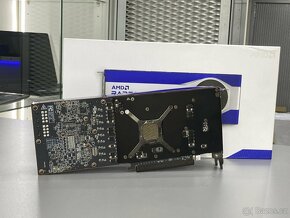 AMD Radeon Pro W6800 32GB - 2