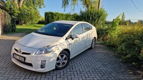 Toyota Prius III - 1,8 Automat HYBRID do 4litrů/100km město - 2