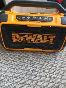 DeWALT reproduktor - 2