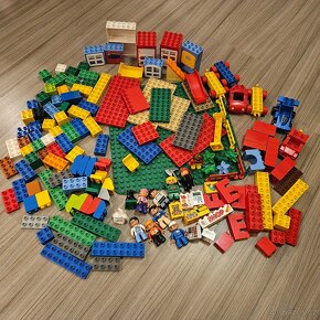 Lego Duplo mix - kostky, velká podložka, panáčci a další - 2