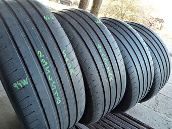 Letní pneu 4kusy 235/45/18 vzorek 70% GOODYEAR - dobírka - 2