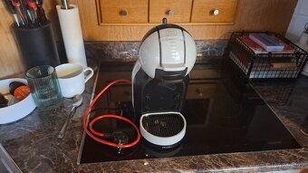 kavovar Dolce Gusto pouzity vyborný stav nevyužitý funkční - 2