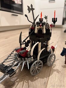 LEGO 7092 Kostlivcův vězeňský kočár - 2