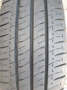 Prodám pneu MICHELIN AGILIS 215/70/15C 109/107S - 2