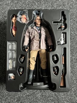 Hot Toys Terminator Technoir - 2