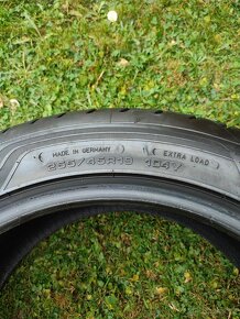 255/45 R19 Good Year - 2