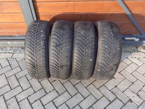 Pneu Good Year 215/60 R17 96V celoroční - 2