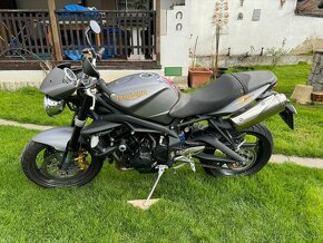 Triumph Street Triple 675 R - 2