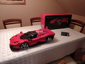 LEGO Ferrari Daytona - 2