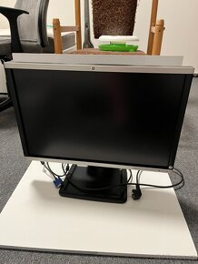 Monitor HP Compaq LA2405wg - 2