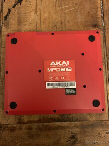 Akai MPD218 - 2