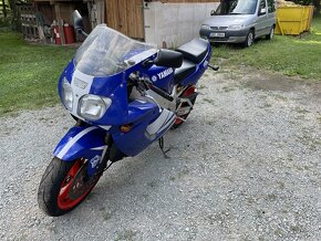 Yamaha YZF 750 R - 2