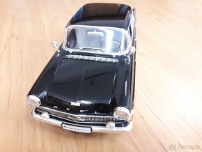 Opel Kapitan P2 1959 1:18 REVELL - 2