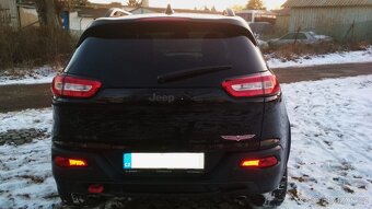 Jeep Cherokee TrailHawk 3.2 V6 benzín - 2