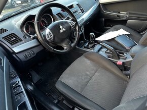 Mitsubishi Lancer 1.8D, r.2011, serviska,stk,klima sada pneu - 2