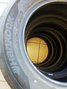 205/60 R16 92H Hankook najeto 4km - 2