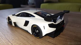 Sbírka modelů Autoart a Kyosho 1:18 - 2