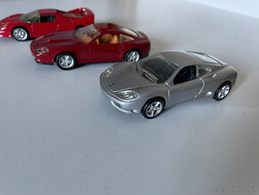 Modely Hotwheels Ferrari 1:43 F50, 360 Modena, Maranello - 2