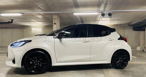 Toyota YARIS 1.5Hybrid e-CVT Style,16 200€ bez dph - 2