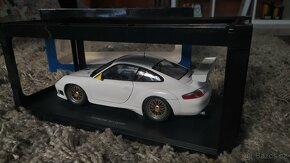 AutoArt Porsche 911 GT3R 1:18 - 2