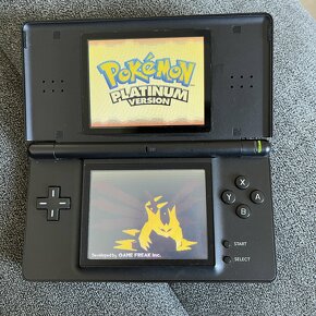 Nintendo DS Lite + R4 karta, paměťová karta - 2