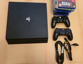 Playstation 4 PRO, 2x ovladač + 9 her - 2