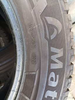 215/65r16 C - 2