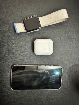 iPhone 13, Apple Watch 4, AirPods Series 2 - 2