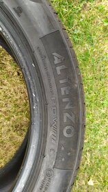 Pneu Altenzo 245/45 R18 - 2