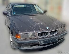 BMW 7 E38 740i - 2