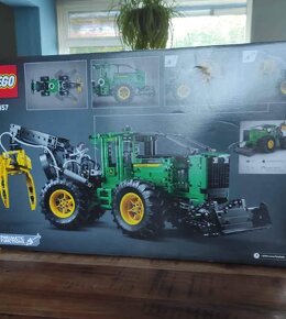 Lego Technic 42157 - 2