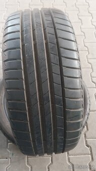 Prodám 2 x letní pneu Bridgestone 225/40/19 - 2