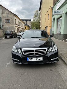 Mercedes E300 - 2