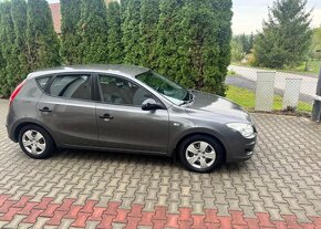 Hyundai i30 1,6 CW CRDi klima sada kol nafta - 2