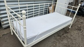 Prodám zachovalou postel 90-200cm - 2