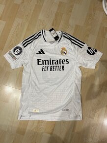 Mbappé Real Madrid 2024/25 dres - 2