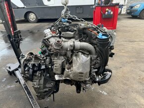 Kompletní motor 1,6 DCi Bi-Turbo Renault Trafic - 2