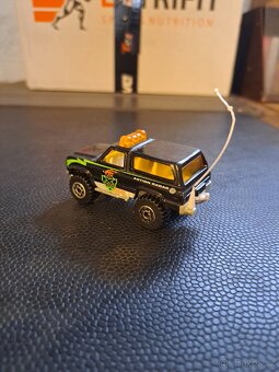 Model Matchbox 4x4 Chevy Blazer (rok 1983) - 2