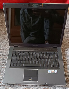 ASUS V1J-AK005 + dokovací stanice+ brašna - 2