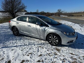 Honda Civic 1.8i automat - 2