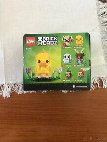 Lego brickhead chick - 2