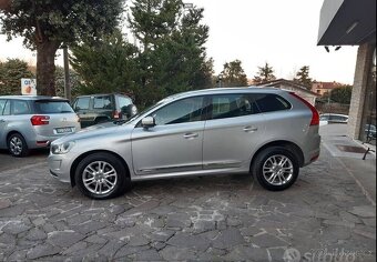 VOLVO XC60 2,4D4 R-Line AWD GPS Auto 10/2013 - 2