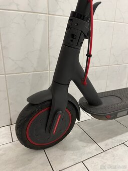 elektrokoloběžka Xiaomi Mi Electric Scooter Pro - 2