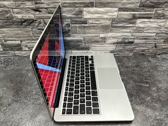 MacBook Pro 13" 2015 i5 / 8GB / 256GB - 2