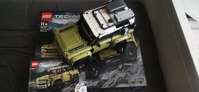 Lego Technic 42110 Land Rover - 2