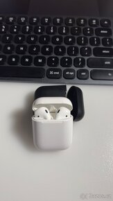 Apple AirPods - 1. Generace - 2