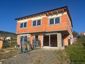 Prodej stavby rodinného domu 5+kk ( 227 m2) s garáží, Viničn - 2