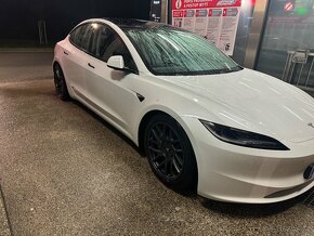 Tesla novy model 3 - 2